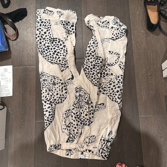 Desmond and Dempsey Pajama set - Picture 3 of 4